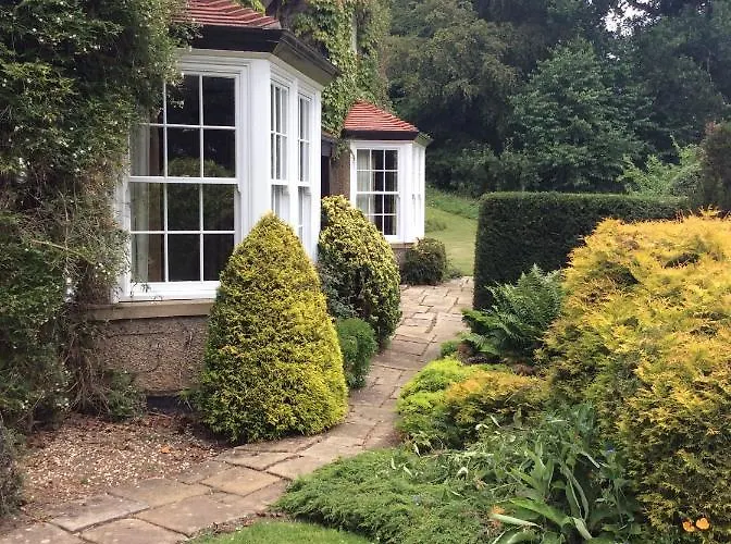 Gallows Hill 3* سكرابورو